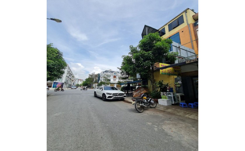 Bán nhà 3 tầng sổ 185m2 tại Đa Tốn, Gia Lâm. Đường 13m khu trung tâm. Lh 0989894845